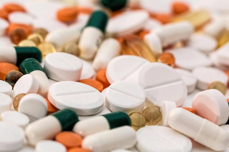 Medicamentos para cólicas menstruais: excesso pode fazer mal? Dr. Carlos Moraes - Ginecologista e Obstetra - Morumbi-SP - Osasco-SP.jpg
