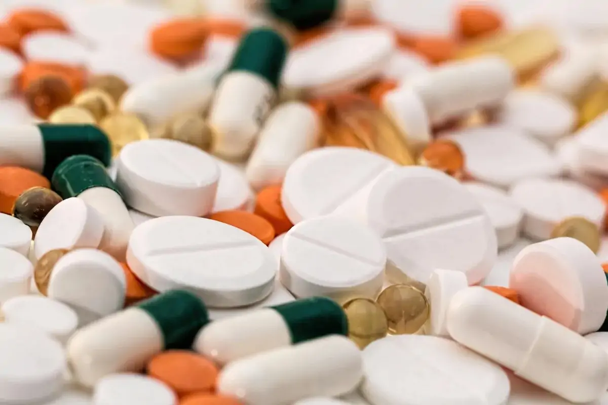 Medicamentos para cólicas menstruais: excesso pode fazer mal? Dr. Carlos Moraes - Ginecologista e Obstetra - Morumbi-SP - Osasco-SP.jpg